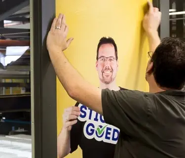Outdoor raamsticker rakelen